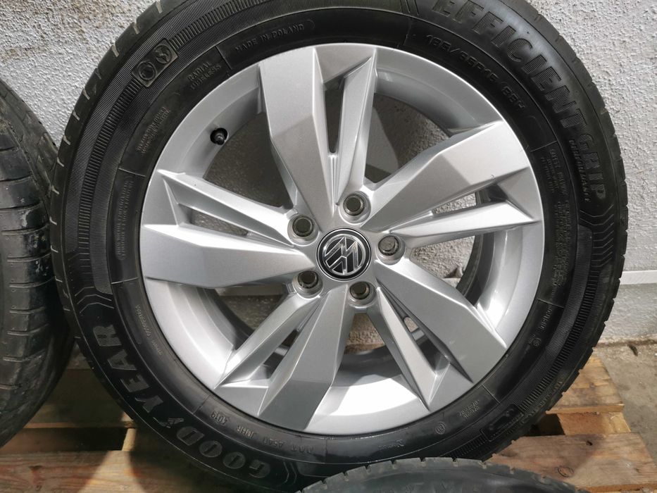 Jante Originale Vw Polo R 15 cu anvelope de vara