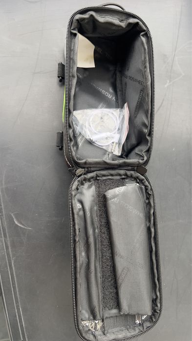 Geanta Bicicleta Roswheel cu Suport Telefon