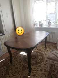Кухонный стол из дерева