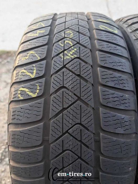 SET 4 Anvelope Iarna 225/45 R18 PIRELLI Sottozero 3 Runflat