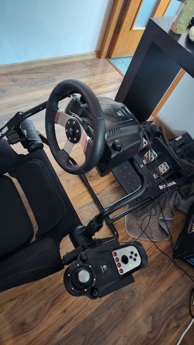 Volan Logitech G27 + Scaun Next Level Racing GTLite Pro