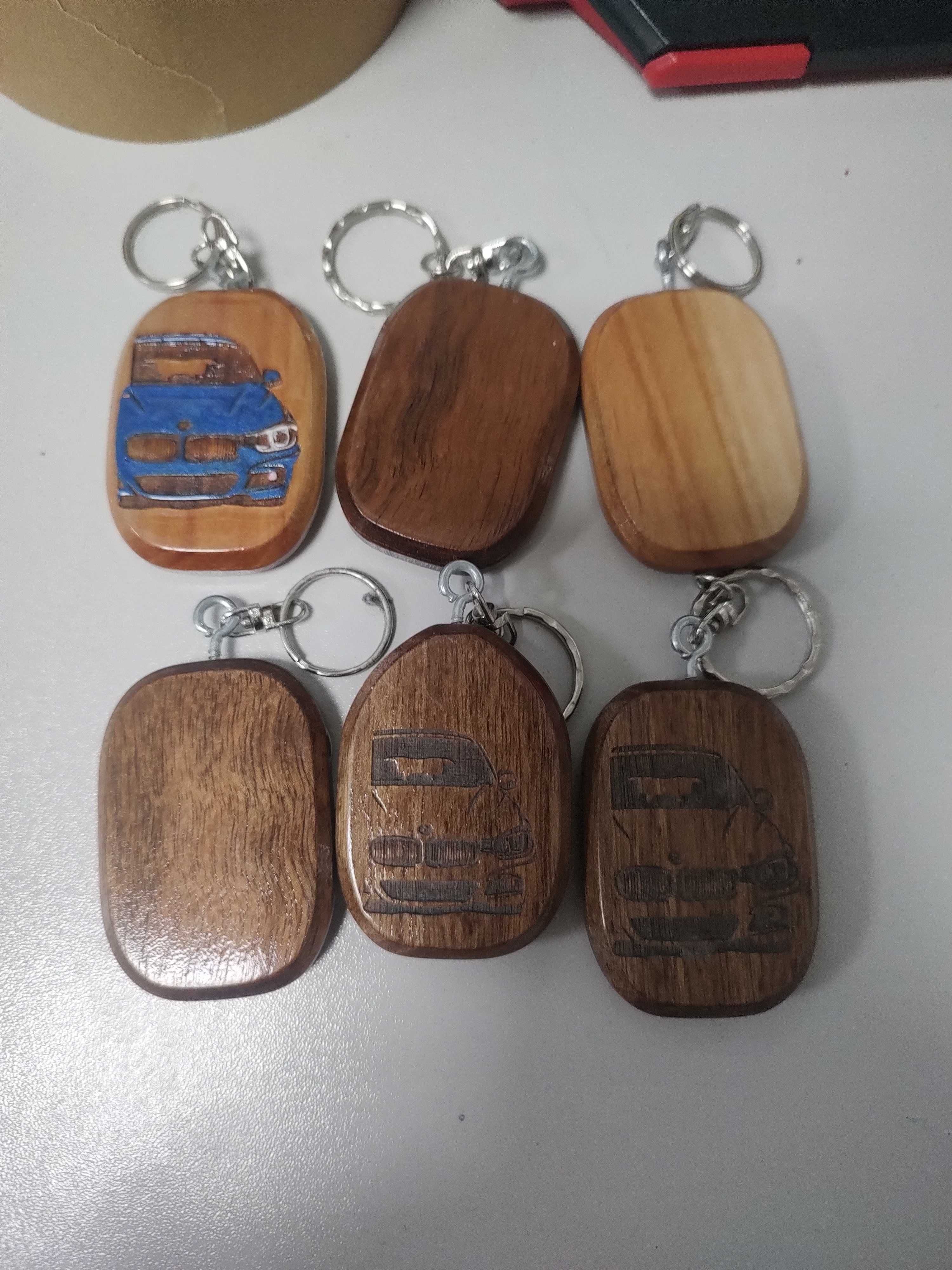Дървени ключодържатели BMW