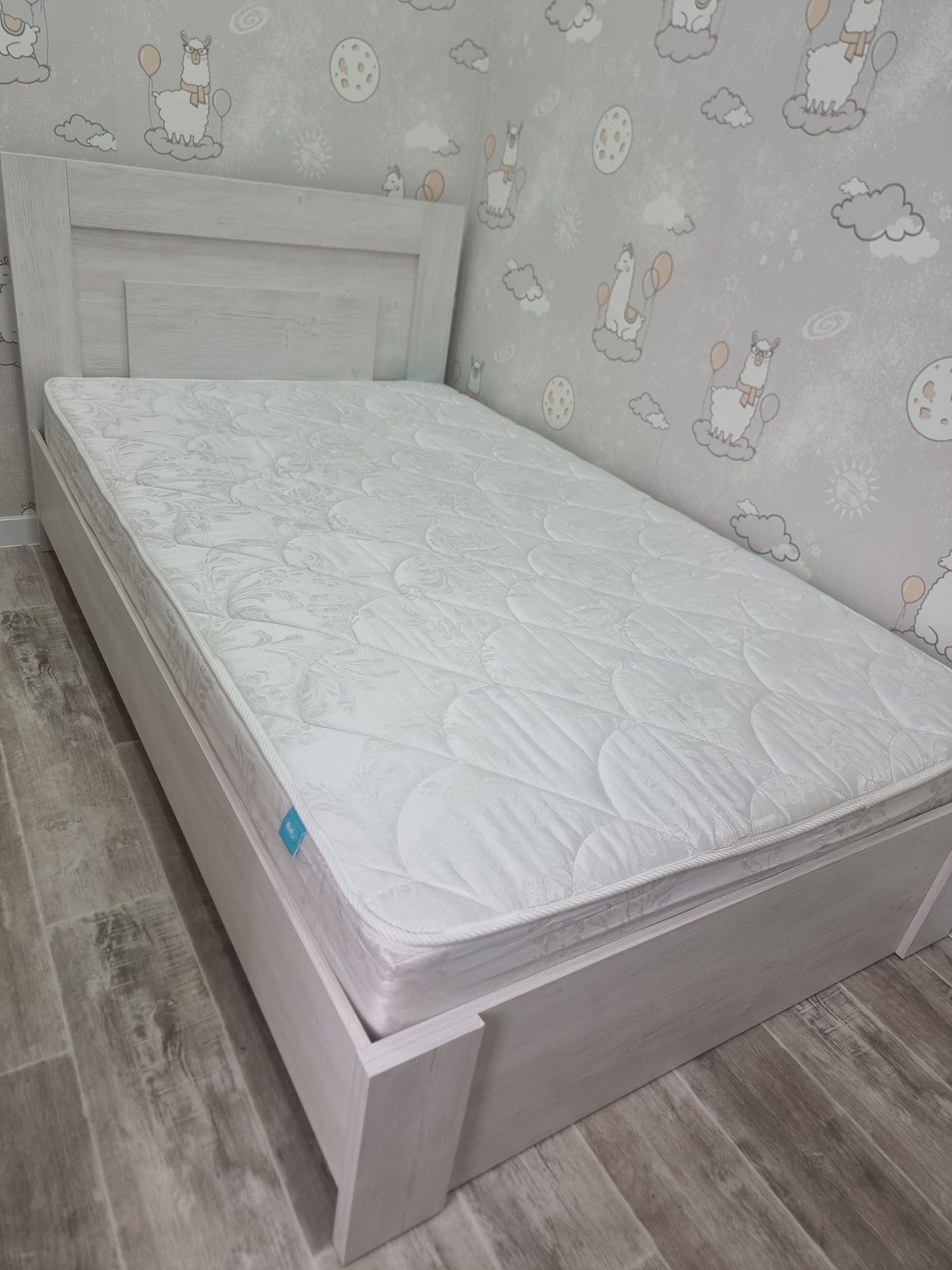 Продам подрастковую кровать