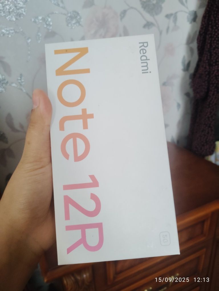 Redmi Note 12 R   5 G   4/128 GB  Ideal/qutisi bn