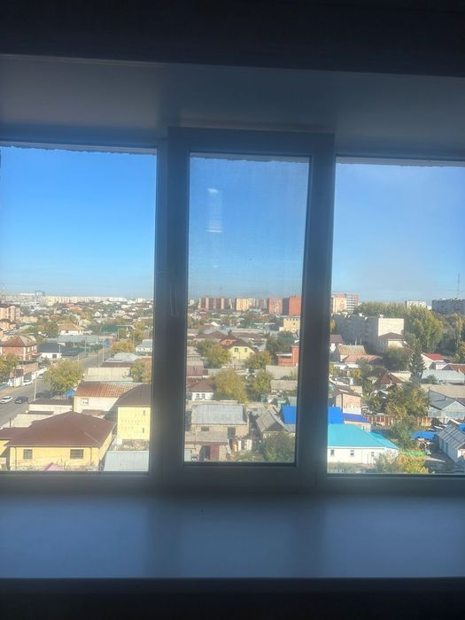 Продам балконные окна 2 штуки по 2,5  метра и один 6 метров