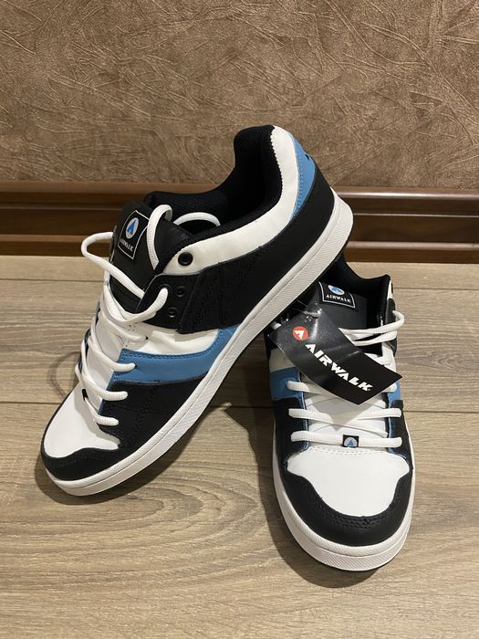 Krossovki razmer 10 - 44