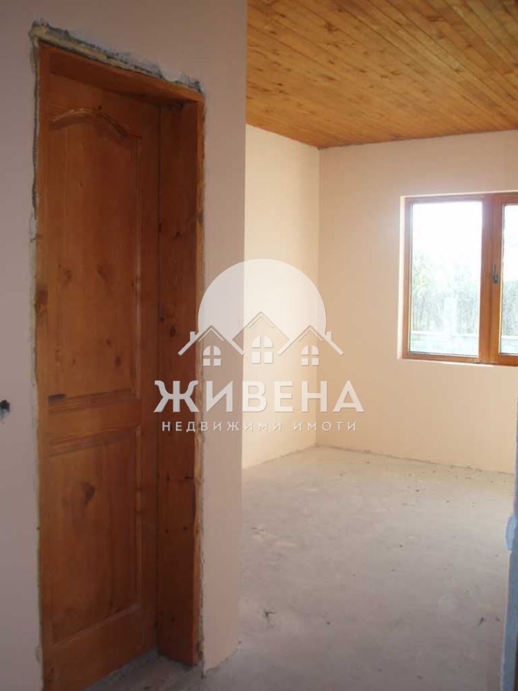 Продава къща в с.Селце, 130 кв.м, двор - 1000 кв.м