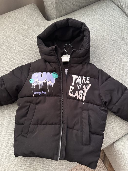 Продам куртку детскую