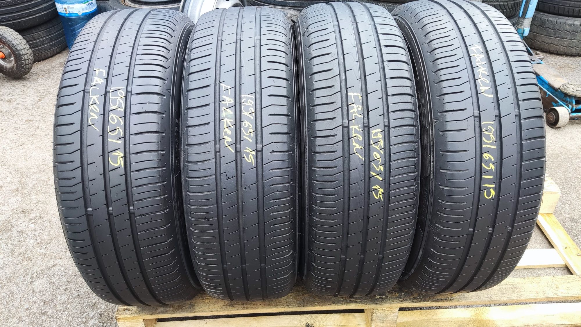 4бр. летни гуми 195/65/15 Falken Ziex
6.9mm
Добро състояние на гумите