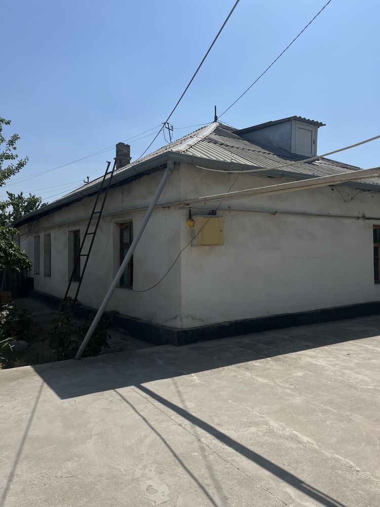 Uchxo’zda hovlisi parvarishlangan ishinam uy sotiladi