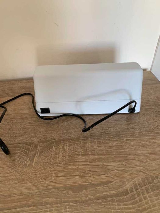 Продавам Лампа за гел лак за нокти , в мн добро състояние - 25.00 лв