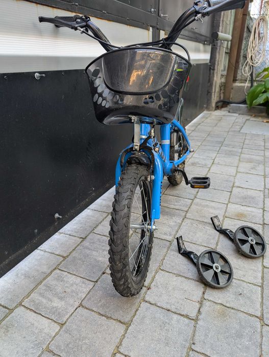 Vând bicicleta copii roti 14 și roti ajutătoare