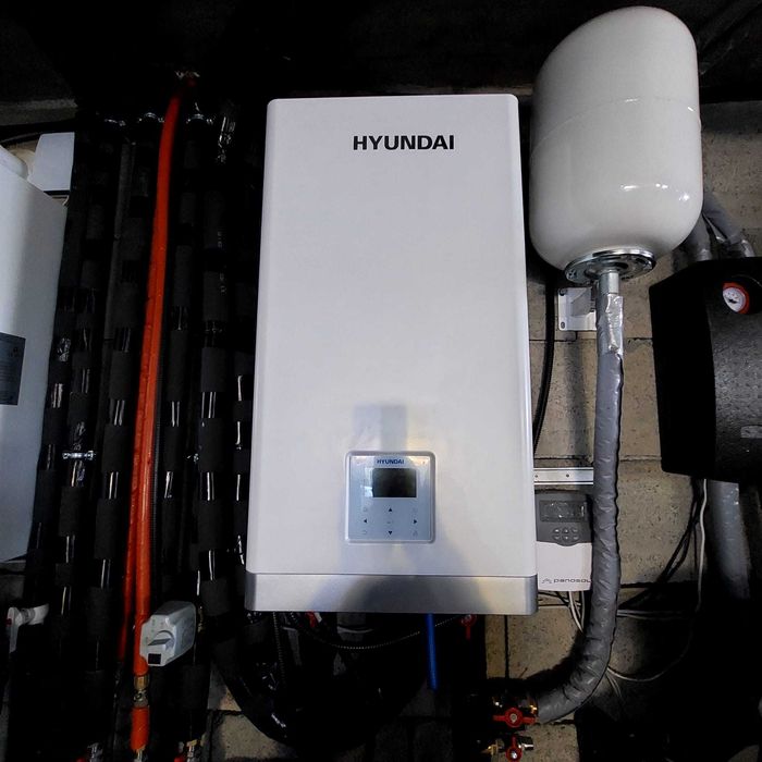 Vand pompa caldura Hyundai 12kw, trifazic, split, aer/apa,