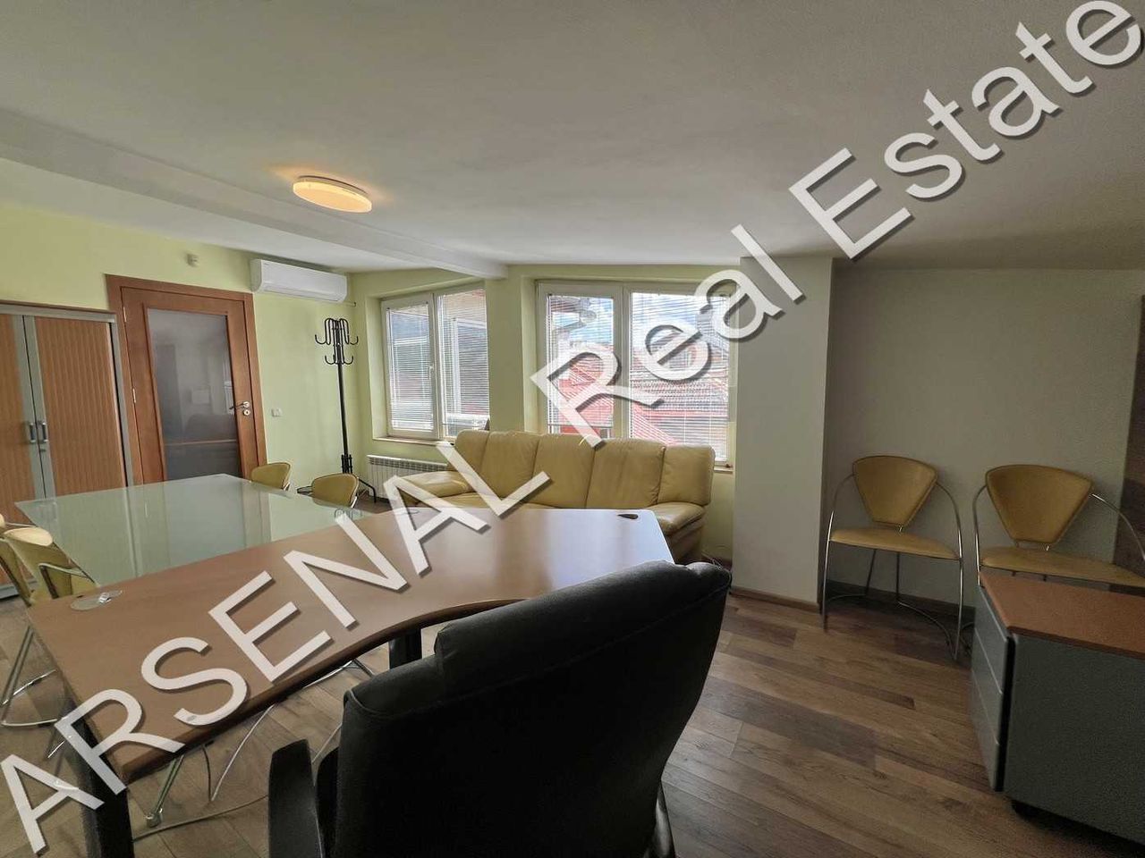 Дава се под наем Офис в София, Център - 125 кв.м за 600 € - Снимка #5