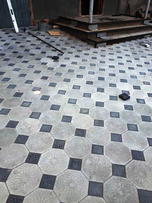 Брусчатка, поребрики, водостоки, цокольный камень, балясины из бетона