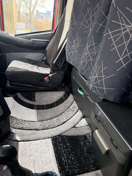 Iveco Stralis / semiremorca Schmitz