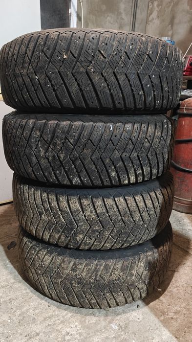 Продам зиминии шины R17