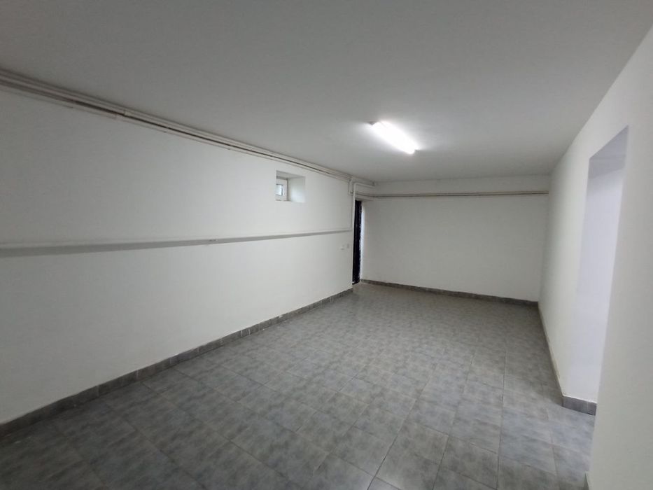 Своя Аренда помещений 300 м2. Цокольный этаж