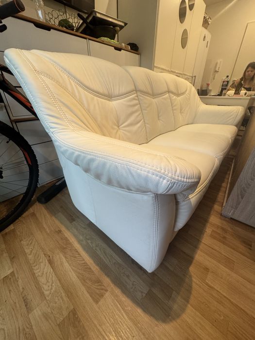 Canapea piele impecabila!!