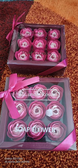 Aranjament floral cu 9 trandafiri de sapun, rosu-roz-roz foarte deschi