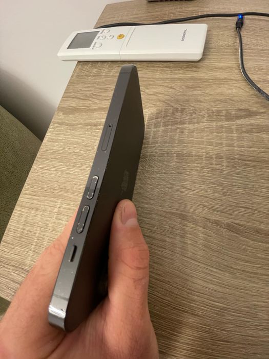 Продавам Iphone 14 pro 128 GB