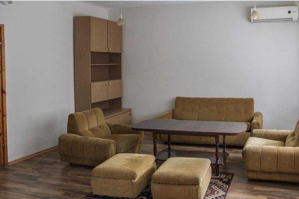 Дава се под наем Тристаен апартамент в Пловдив, Кючук Париж - 117 кв.м за 357 € - Снимка #4