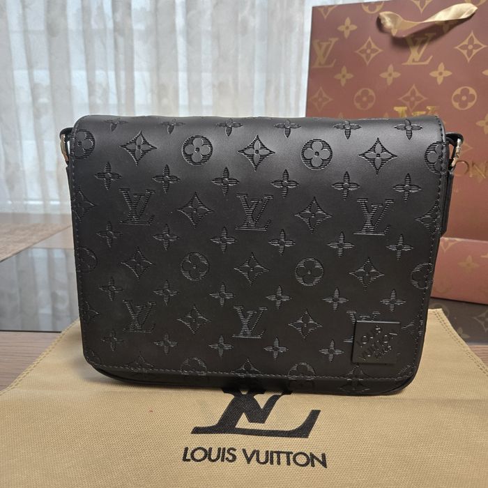 Мъжка чанта през рамо