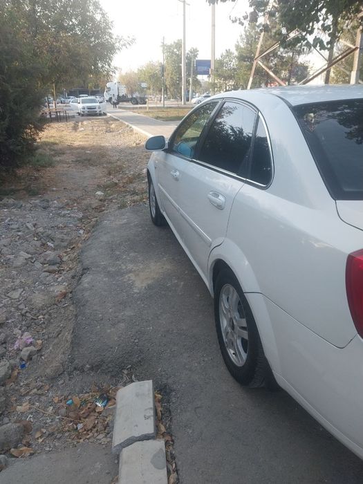 Лассети 2011 йил