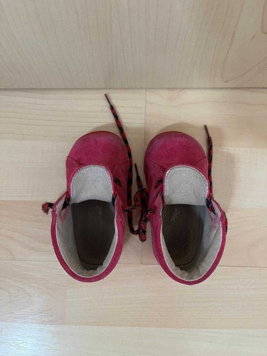 Ghetute din piele intoarsa, marimea 20