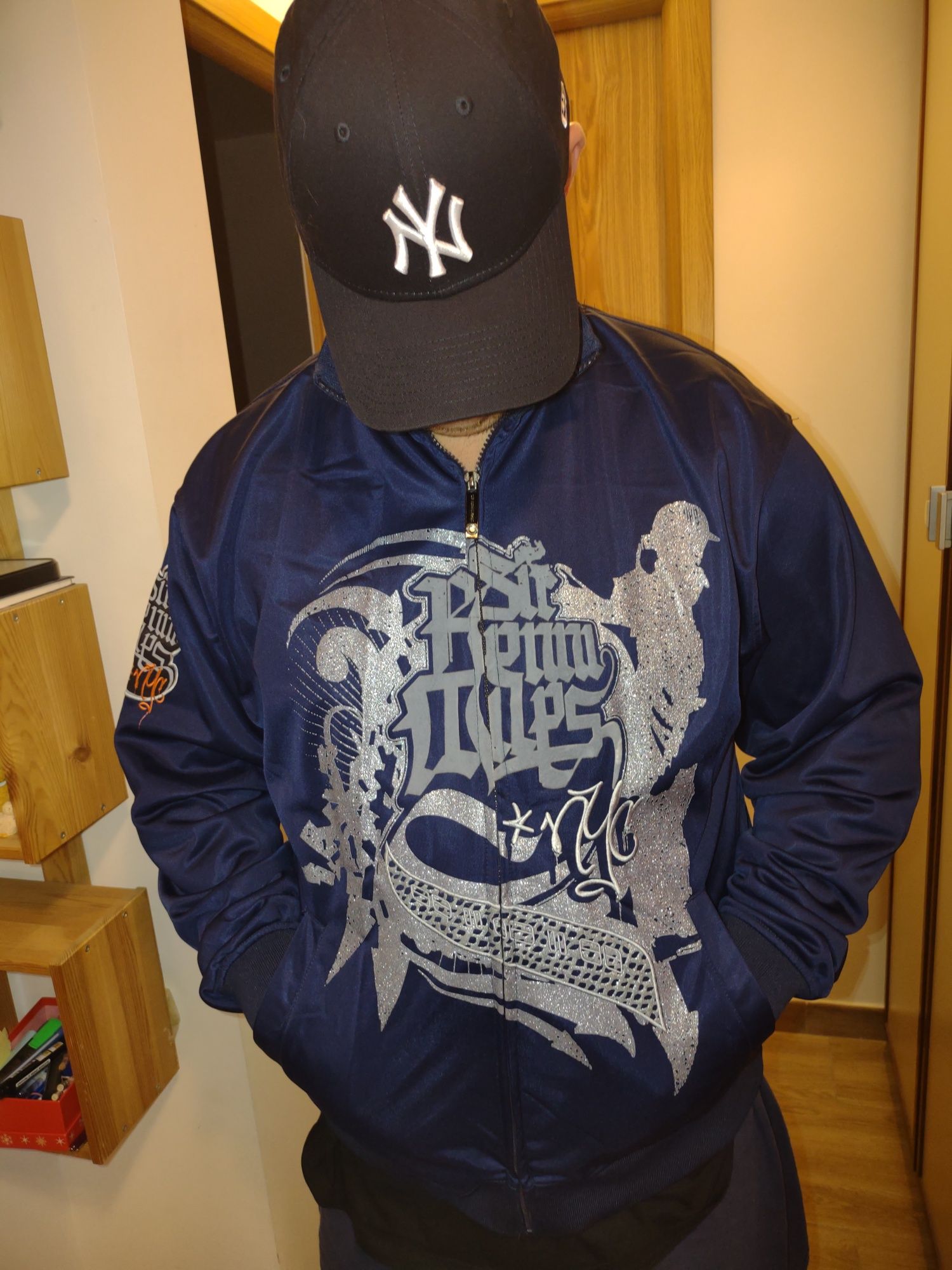 Jachetă Sir Benni Milles New York XL
O creație de jachetă, pozele vor