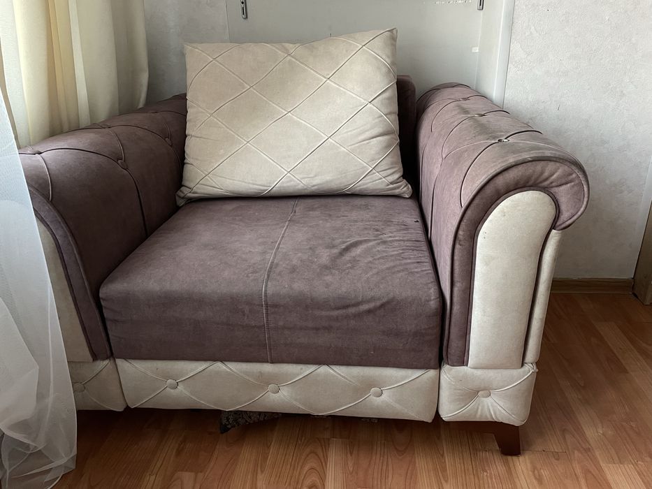 Кресло от дивана и пуф