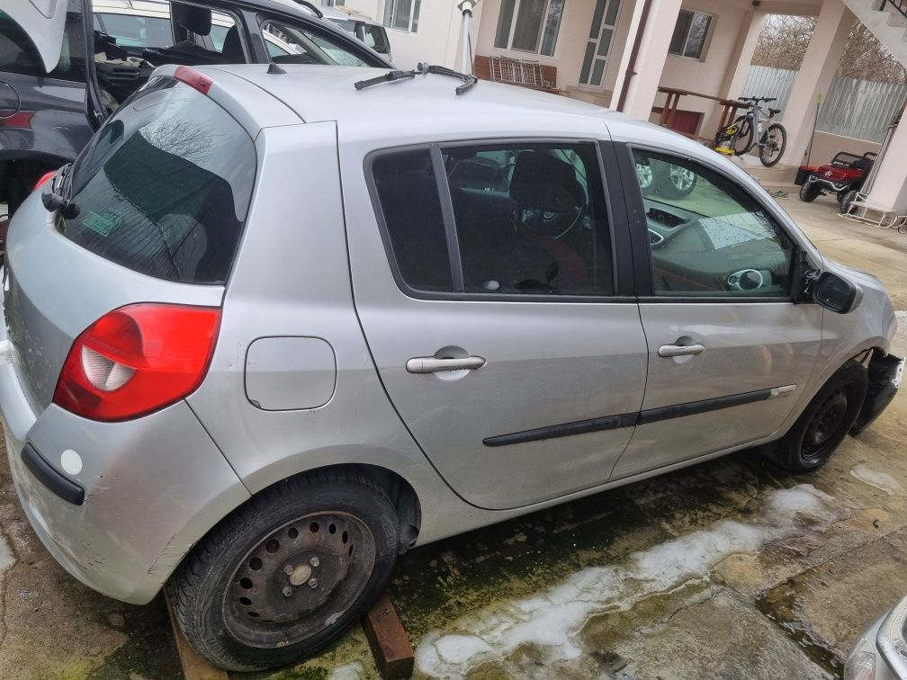 Dezmembrez renault clio  3 1.5 dci  k9k  M7 50 kw