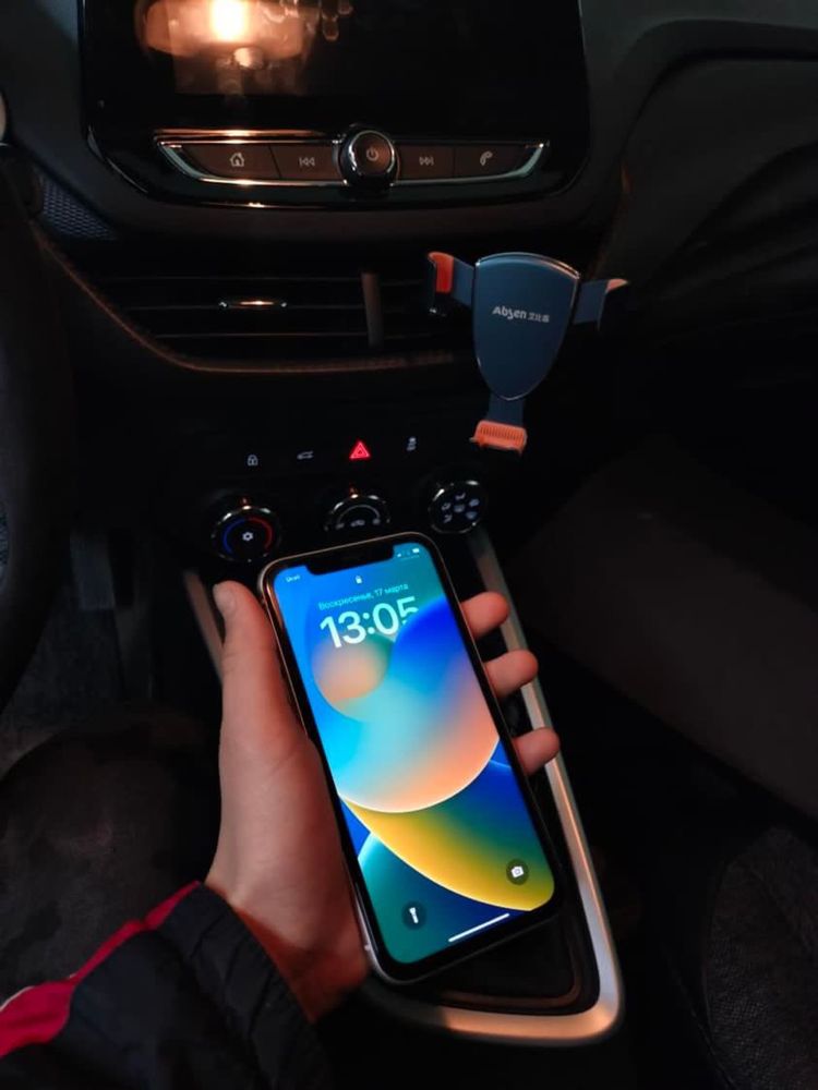 Iphone 11 sotiladi