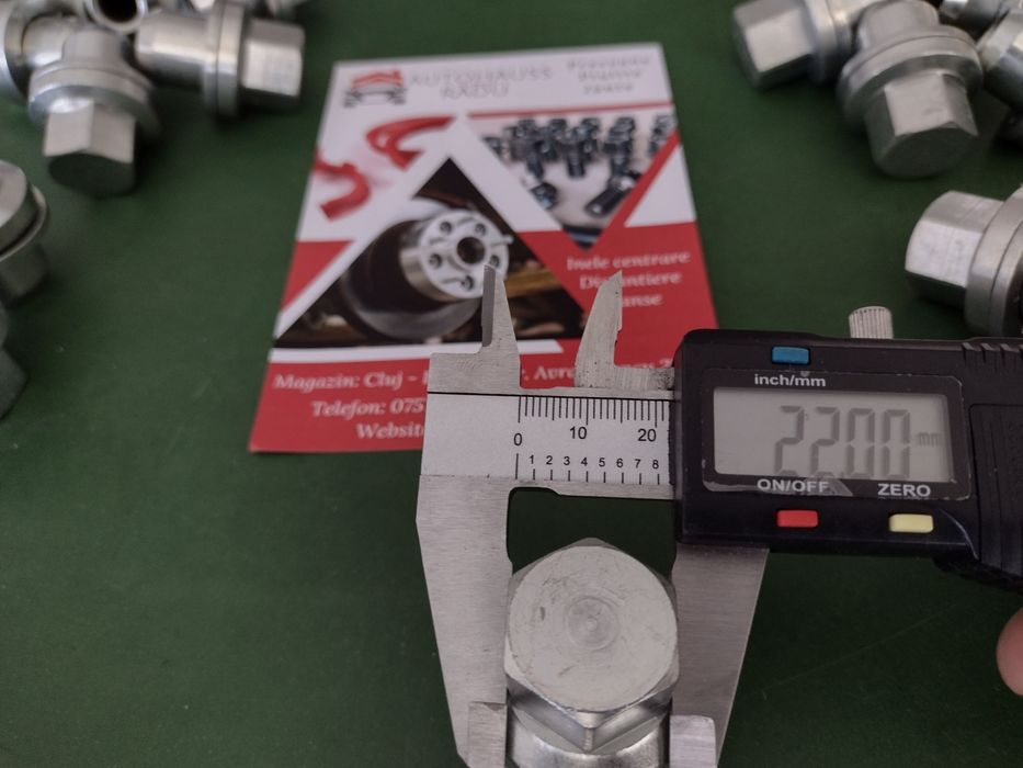 Piulite  Land Rover  - pline  M14 x 1.5 cheie 22