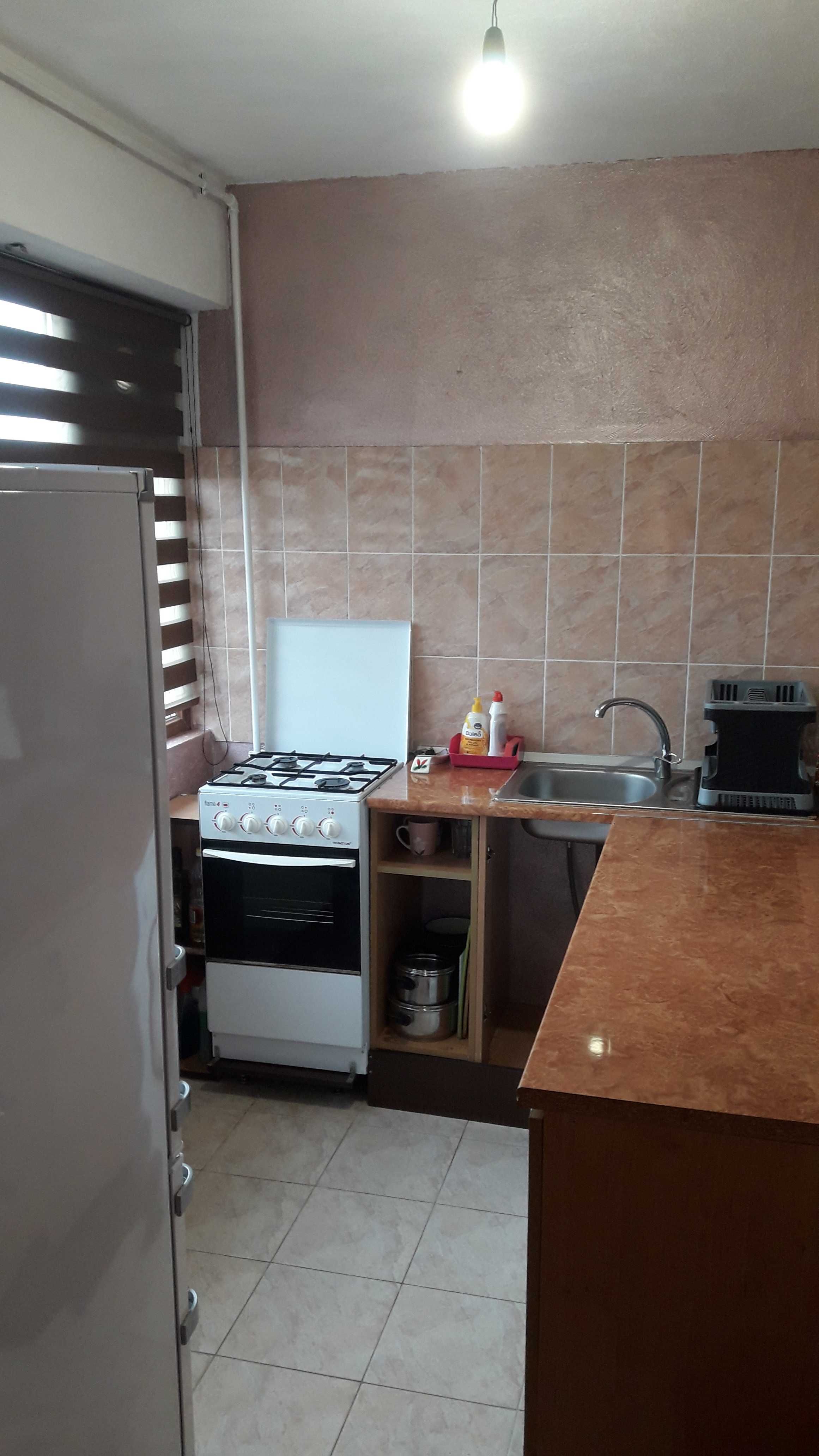 Închiriez Apartament