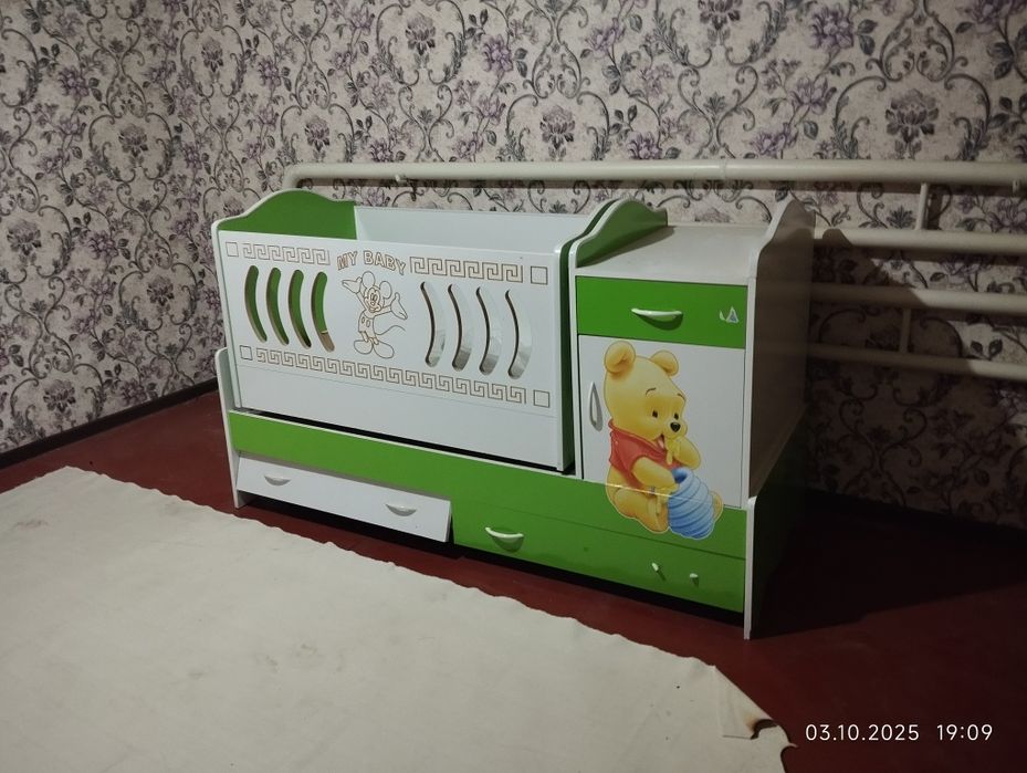 Детская мебель — кроватка + шкаф (комплект)

Продаётся комплект детско