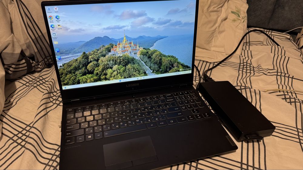 Продам игровой ноутбук LENOVO Y540