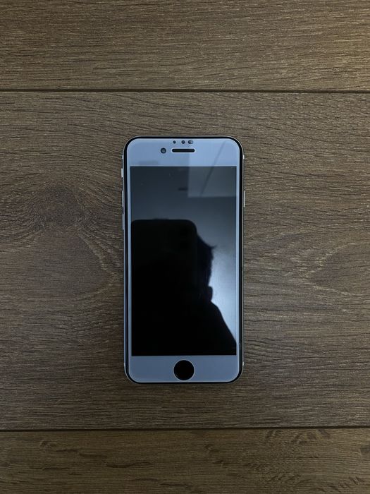 Iphone SE 2022 2 поколоение