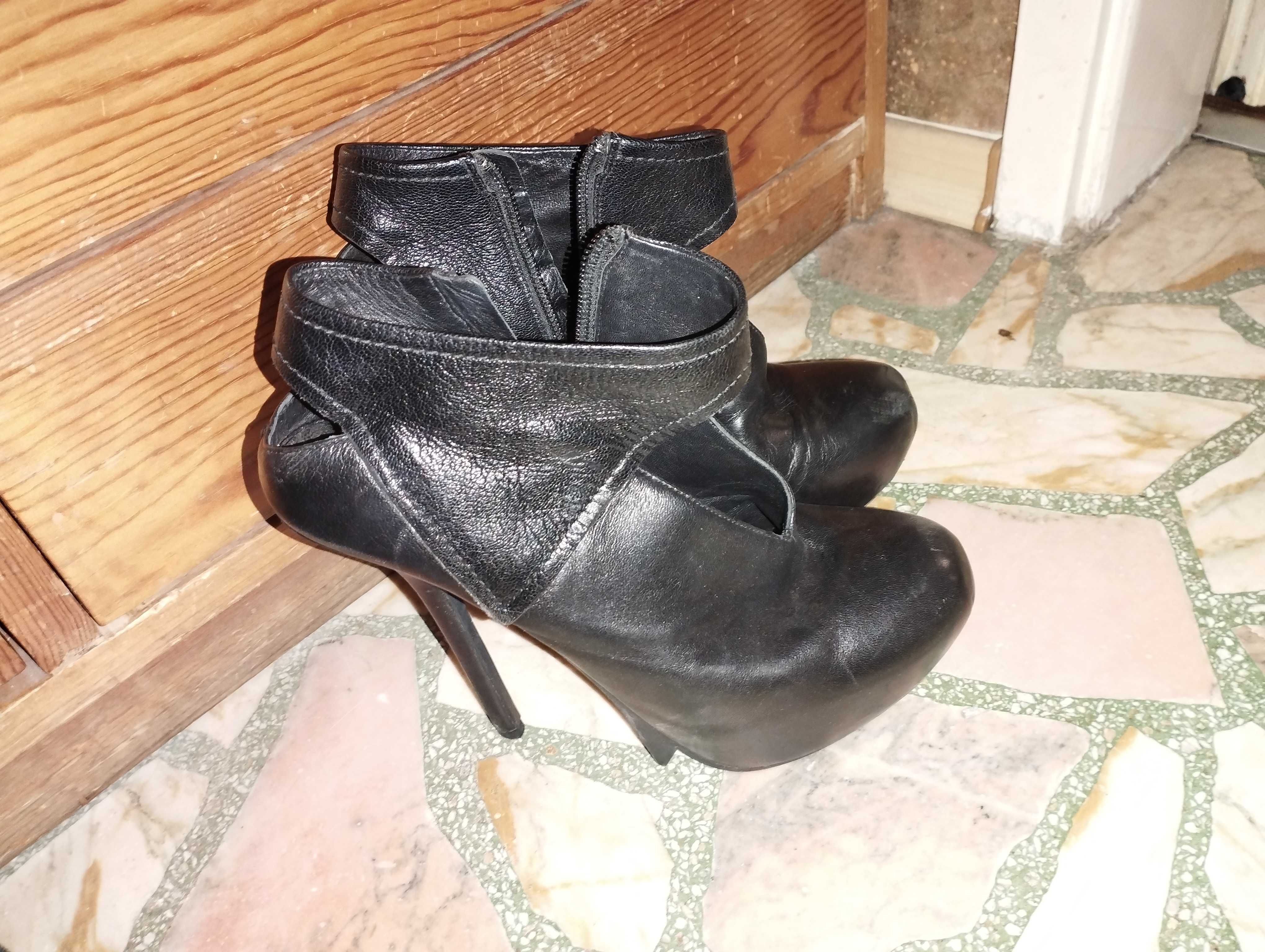 Черни обувки с висок ток