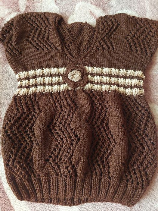 Жилетка вязанная для девочки