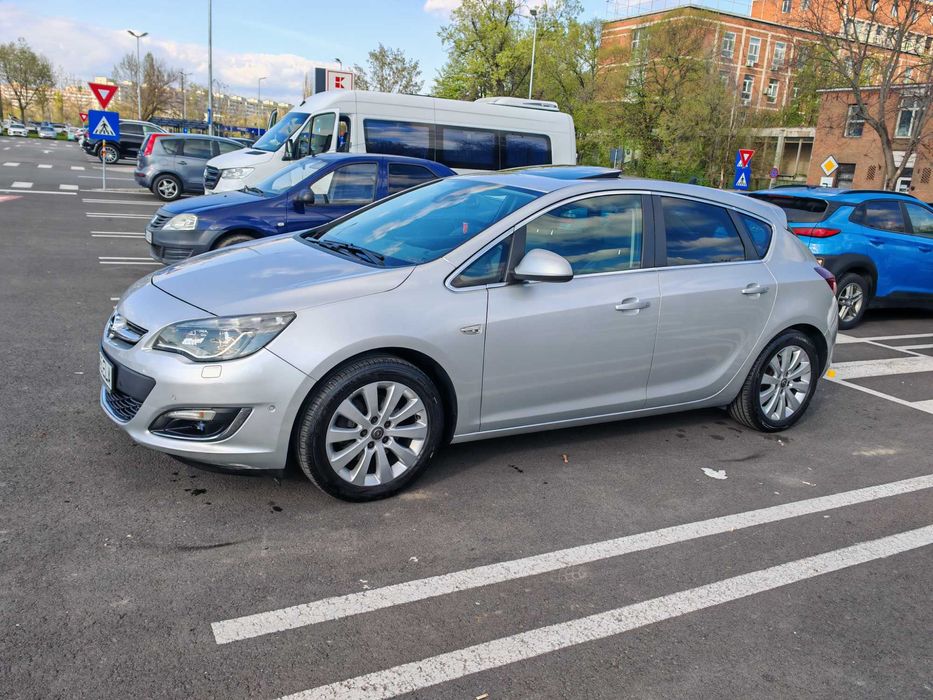 Opel Astra J Hatchback facelift