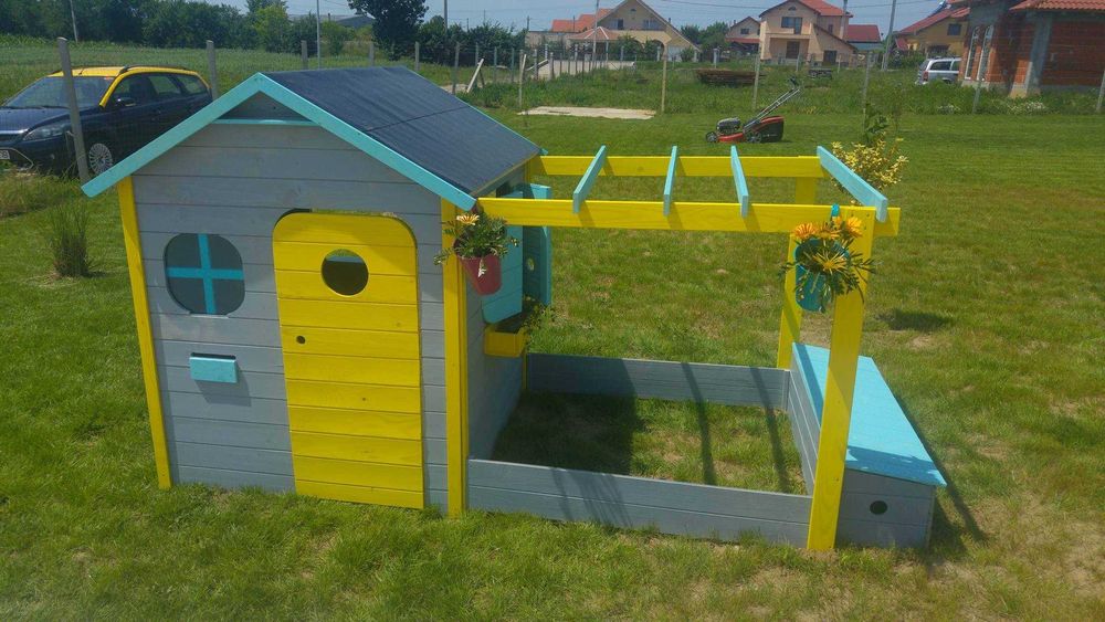 Casute de joaca (din lemn) pt copii