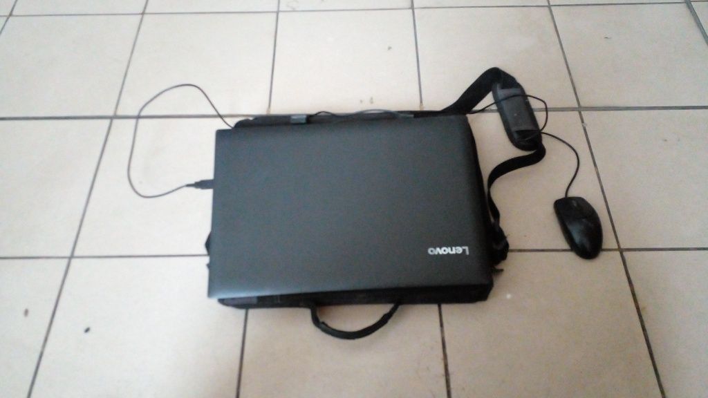 Vand laptop gaming lenovo ideapad 330-17 cu procesor i5 8300h