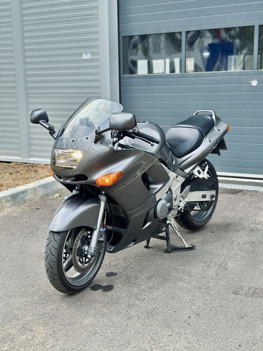 Kawasaki ZZR400 - 9200km