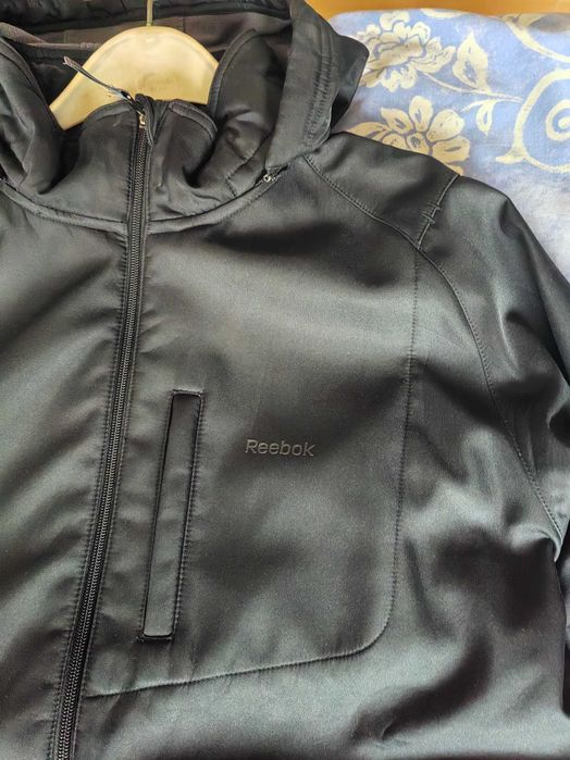 Reebok яке против дъжд и вятър
