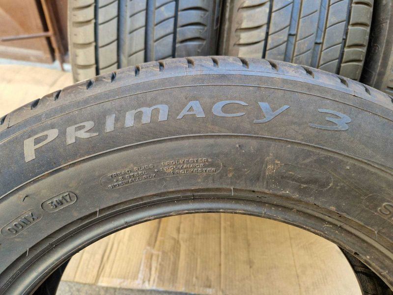 4 Michelin R17 215/65
летни гуми
DOT3017