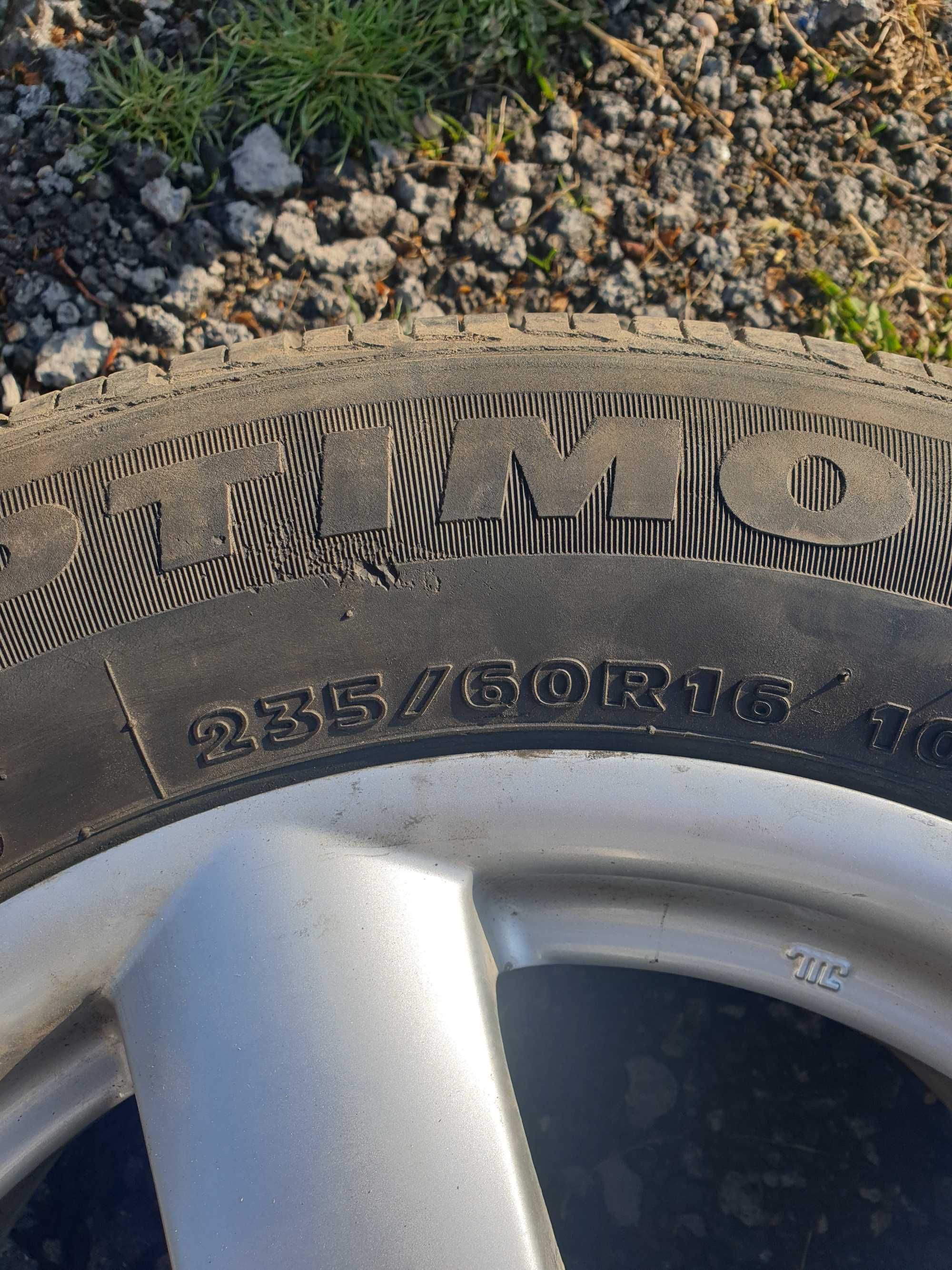 Jante aliaj 235/60 R16 cu cauciucuri de vara