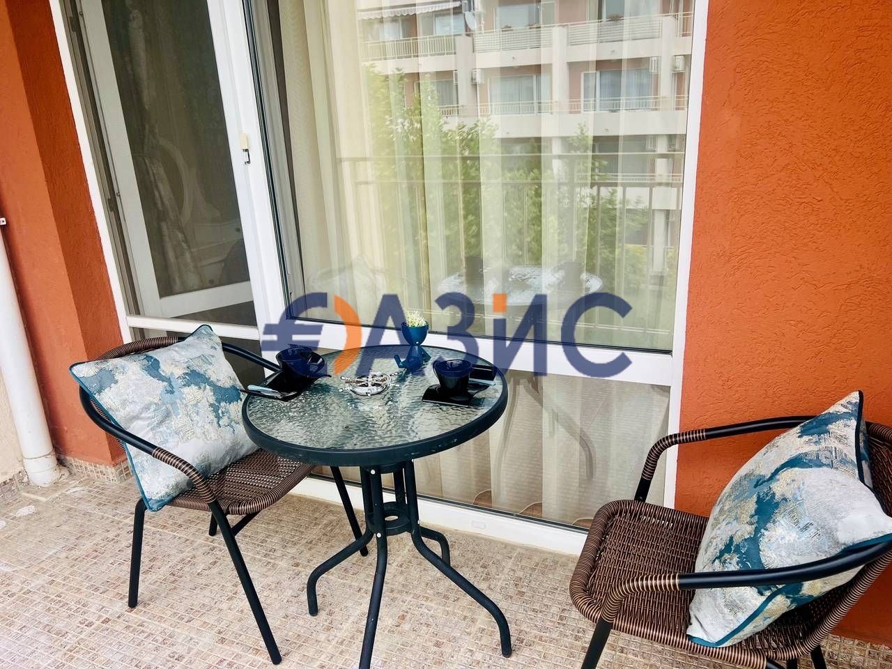 Продава се Двустаен апартамент в к.к. Слънчев бряг - 64 кв.м за 1249 €/кв.м - Снимка #2