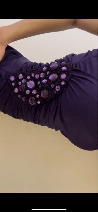 Къса рокля с камъни