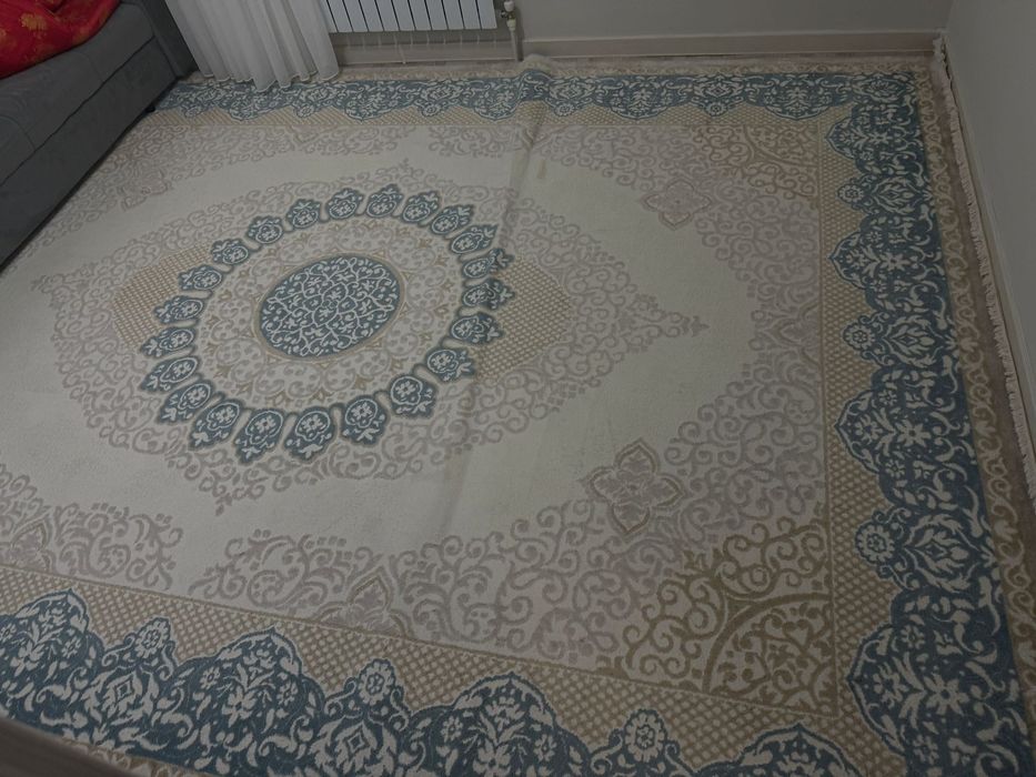 Ковер прдается. Б/у. Кілемдер сатылады